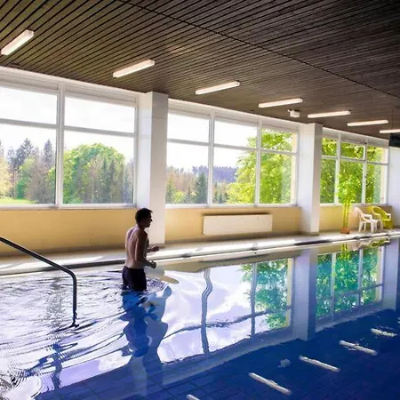 Bergblick Mit Schwimmbad & Sauna شقة *